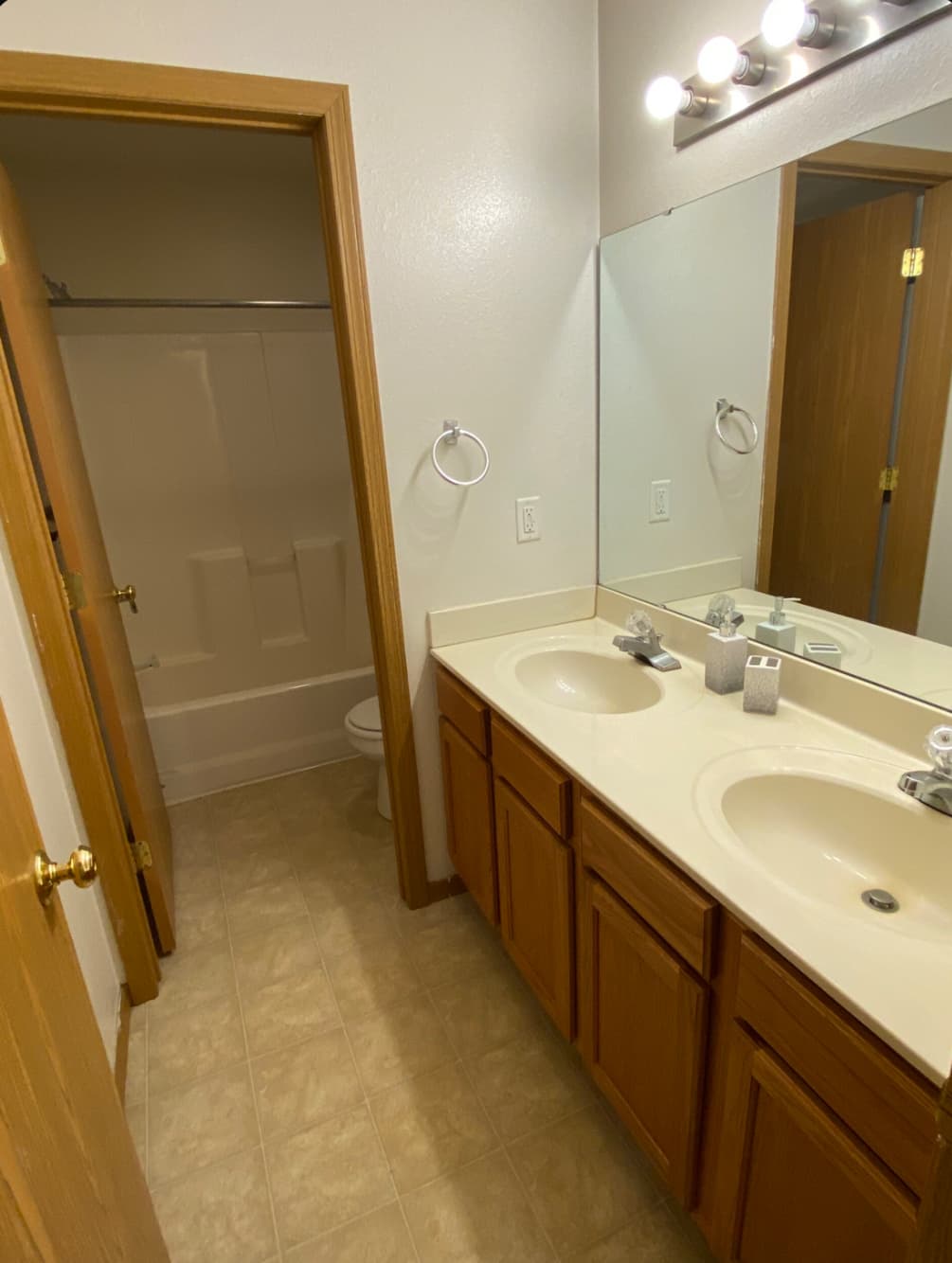LEASE TRANSFER AT JUST $520 (10 minutes to campus in bus) - 3