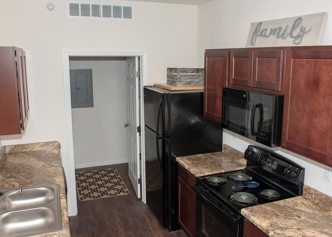 SPACIOUS 1 BED/ 1 BATH APARTMENT NEAR PURDUE UNIVERSITY - 5