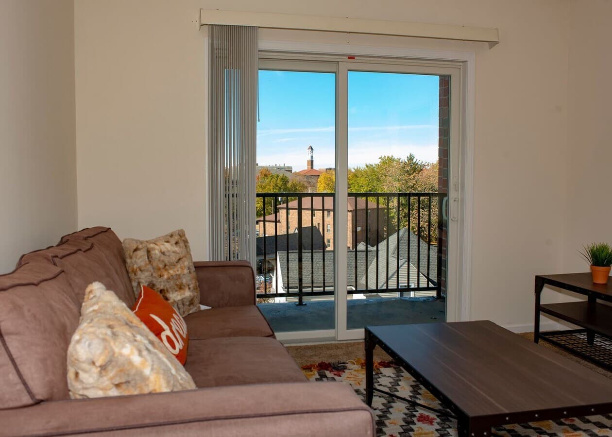 SPACIOUS 1 BED/ 1 BATH APARTMENT NEAR PURDUE UNIVERSITY - 2