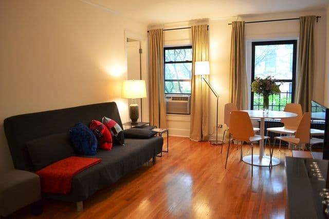 CHARMING 1 BED/ 1 BATH APARTMENT IN DOWNTOWN PALO ALTO - 1