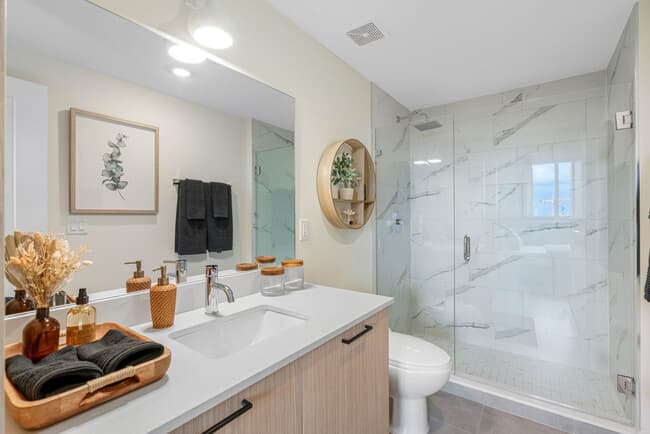 Very Spacious 1 Bed/ 1 Bath Apartment In North Miami Beach - 5