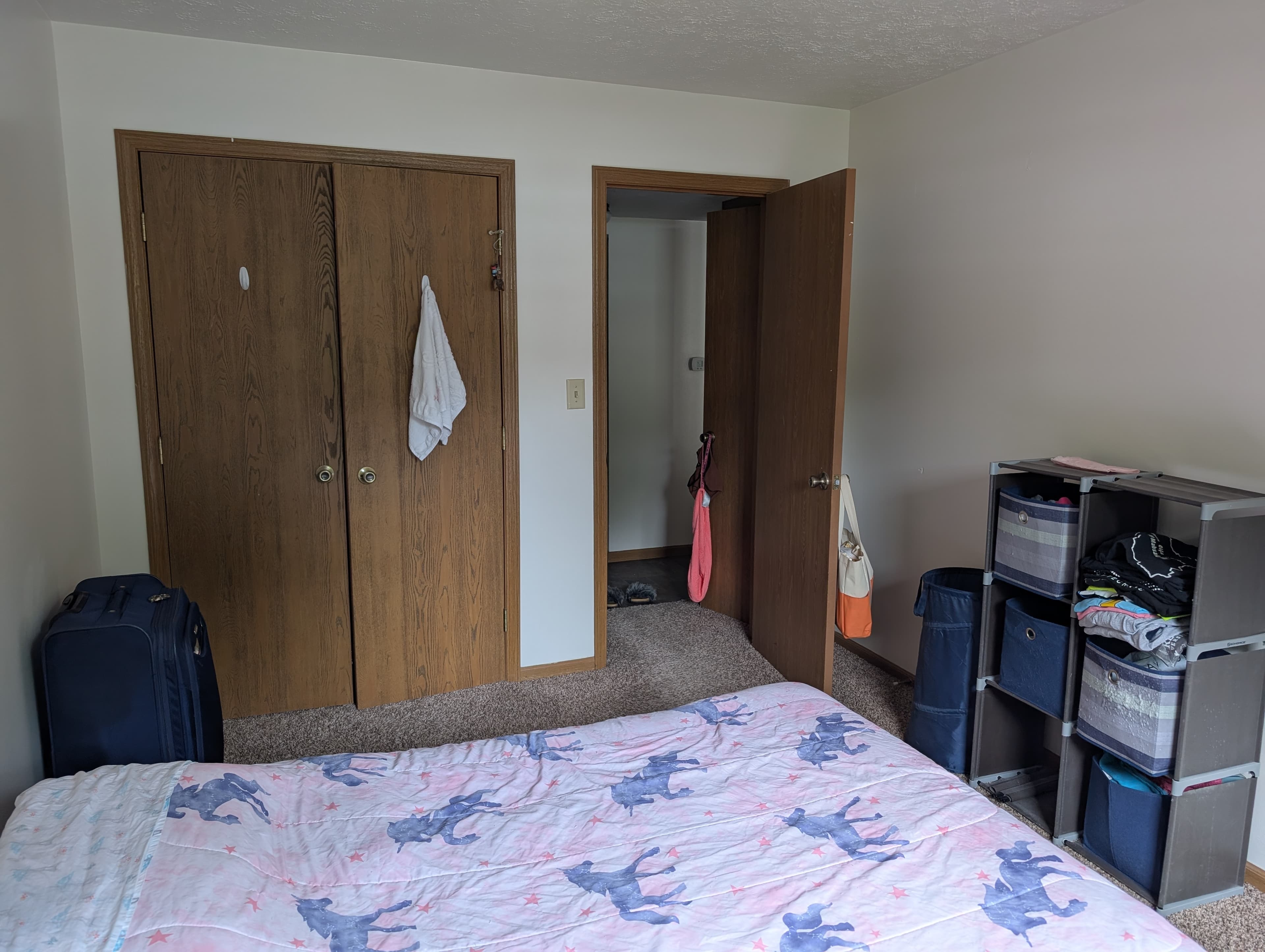 Move in Sep., pay from October, no additional fees. - 2