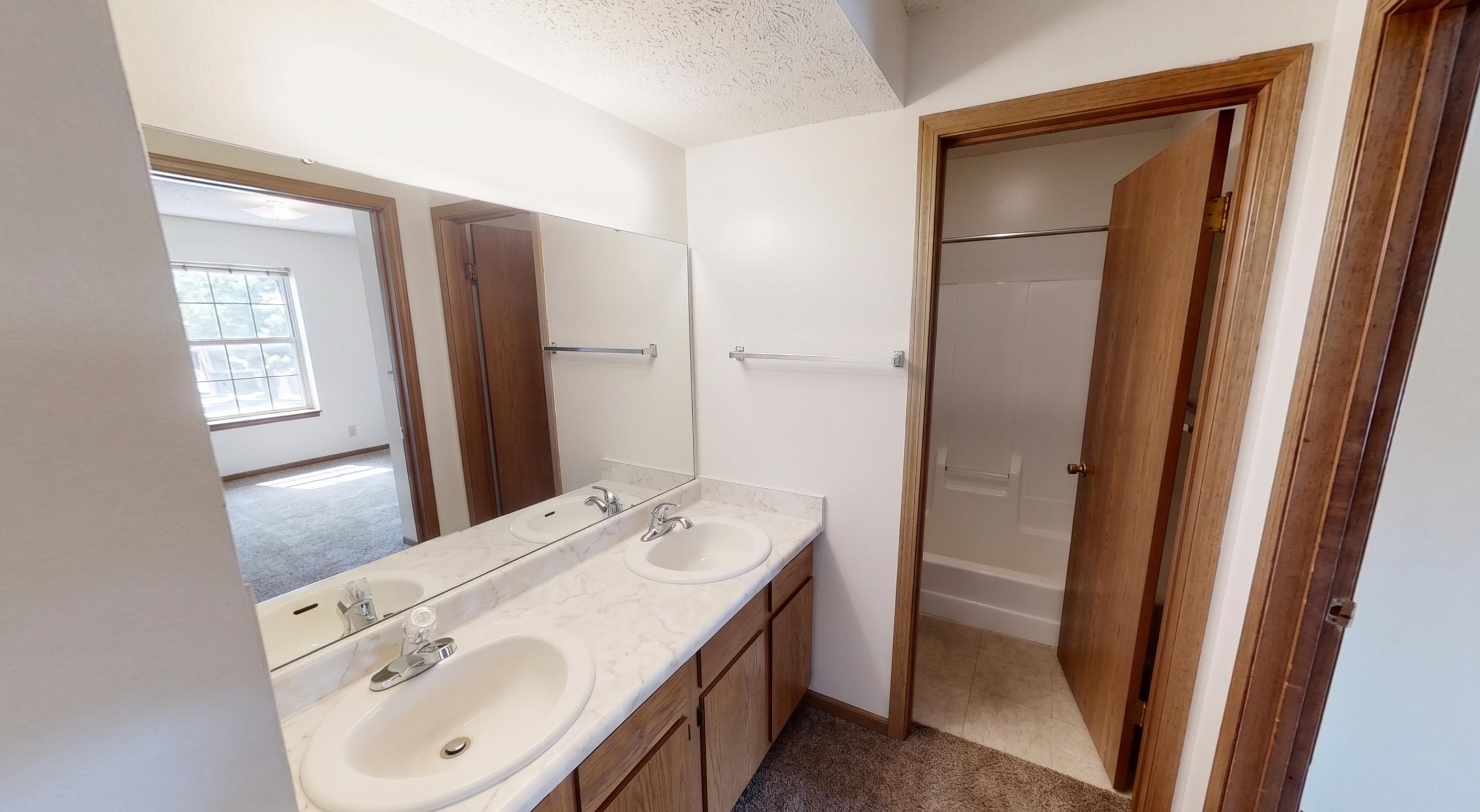$630/mo on Chauncey! Looking for 2 ppl for lease takeover - 4